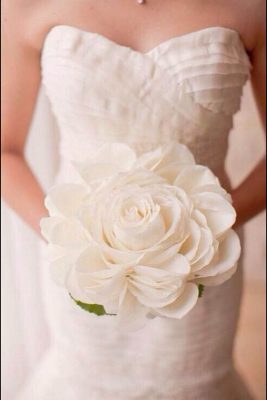 Mẫu hoa cầm tay cho cô dâu đẹp và phù hợp với từng phong cách (2)